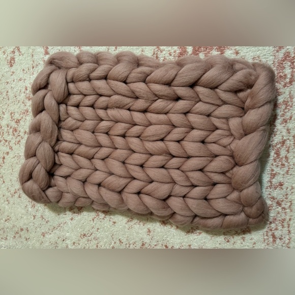 Chunky hand knitted merino wool blanket (Newborn Prop Blanket) - Picture 1 of 1